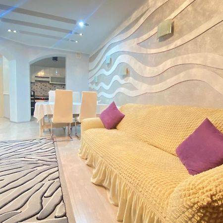 Apartamento Алтын Булак 2 Almatý Exterior foto